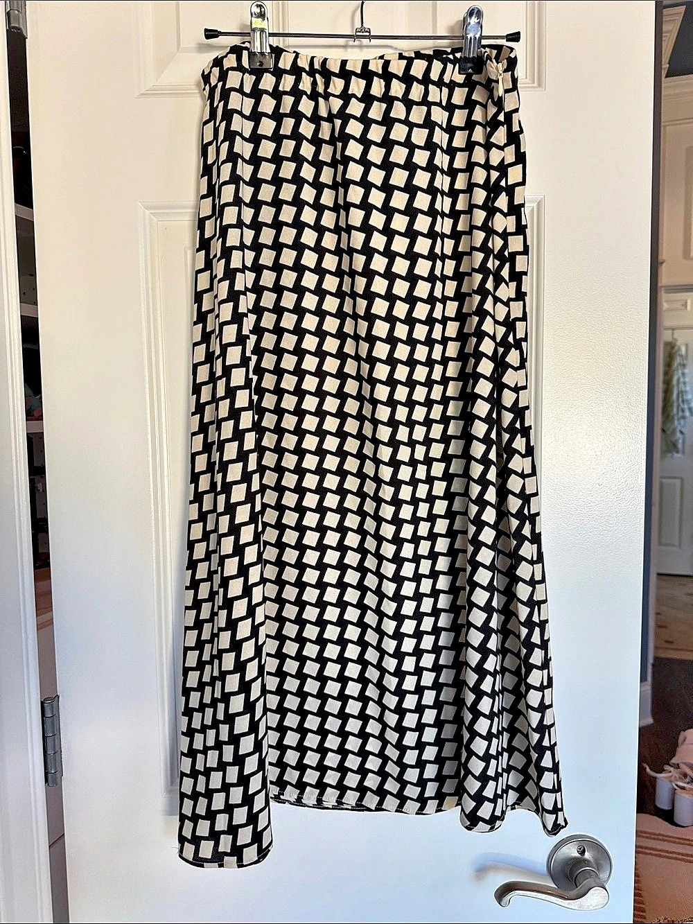Geometric Maxi Skirt in Black & White Like New